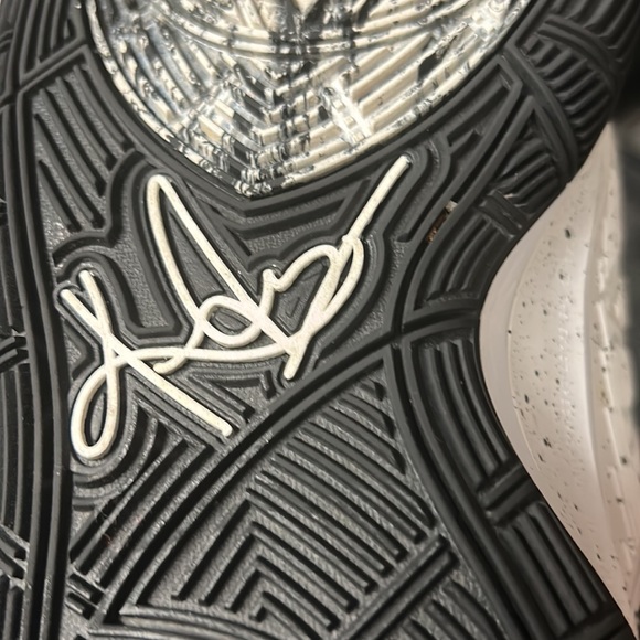 Kyrie Nike 6 and Basketball sneakers for men - Picture 6 of 11